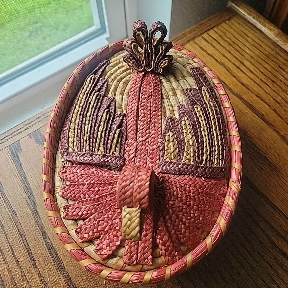 Vintage Rooster Chicken Turkey Bird Woven Wicker Basket with lid on a nest 8x6x4